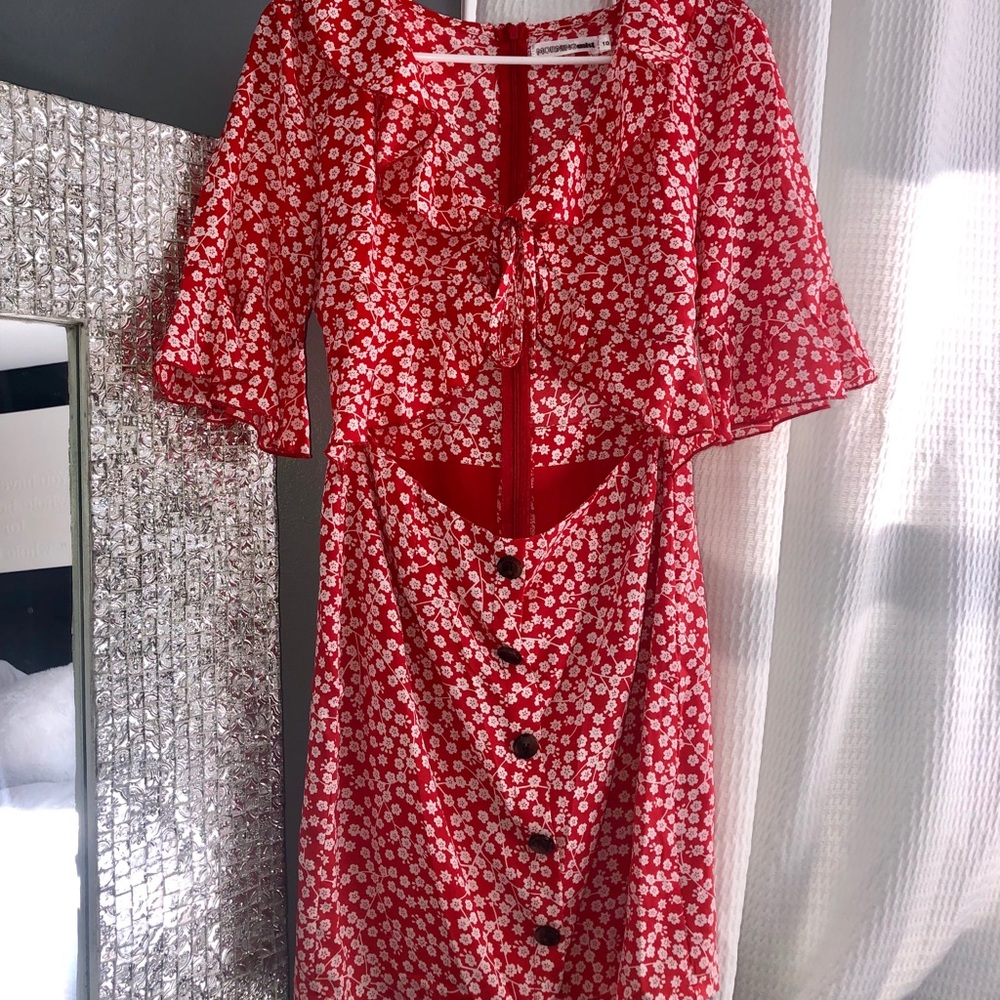 Hello Molly short sleeve, open belly, mini dress